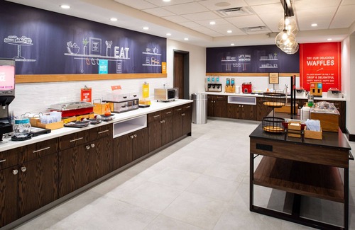 Adrian Hotel | Hampton Inn & Suites Adrian