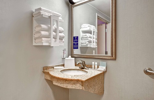 Jefferson Manor Hotel | Hampton Inn & Suites Alexandria Old Town Area South
