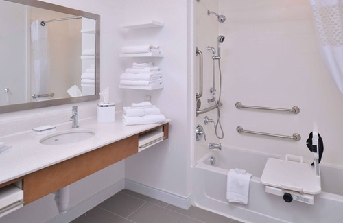 Ames Hotel | Hampton Inn & Suites Ames