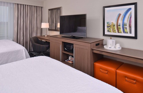 Ames Hotel | Hampton Inn & Suites Ames