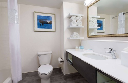 Buckhead Hotel | Hampton Inn & Suites Atlanta Buckhead Place