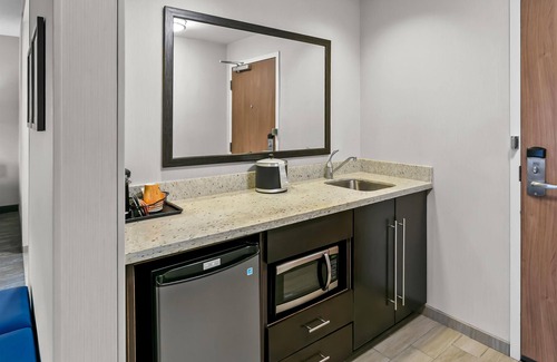 Rolling Road Farms Hotel | Hampton Inn & Suites Baltimore/Woodlawn