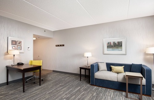 Barrie Hotel | Hampton Inn & Suites Barrie