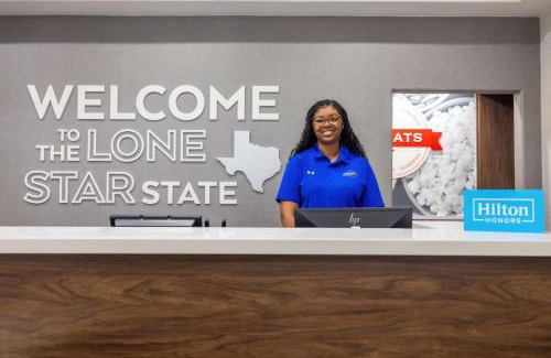 Brenham Hotel | Hampton Inn & Suites Brenham