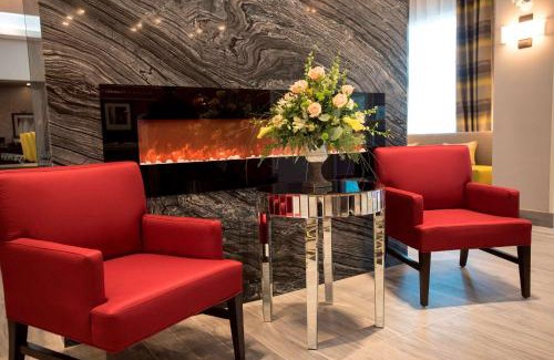 Thunder Bay Hotel | Hampton Inn & Suites by Hilton Thunder Bay