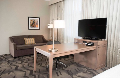 Thunder Bay Hotel | Hampton Inn & Suites by Hilton Thunder Bay
