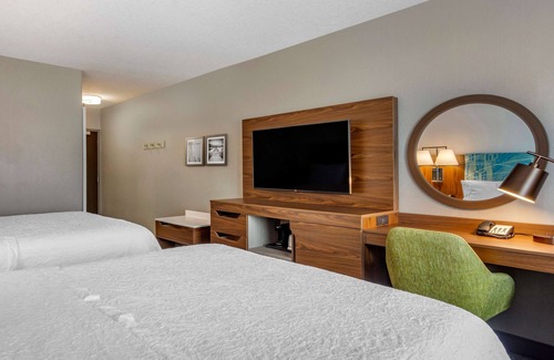 West Edmonton Hotel | Hampton Inn & Suites by Hilton Edmonton/West