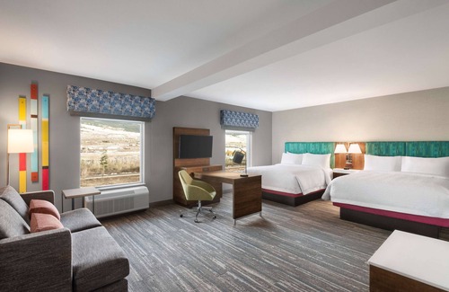 North Glenmore Hotel | Hampton Inn & Suites by Hilton Kelowna Airport