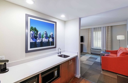 Greater Greenspoint Hotel | Hampton Inn & Suites by Hilton Houston North IAH