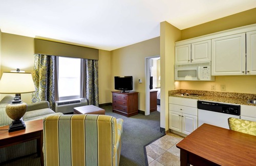 Mount Pleasant Hotel | Hampton Inn & Suites Charleston/Mt. Pleasant-Isle Of Palms