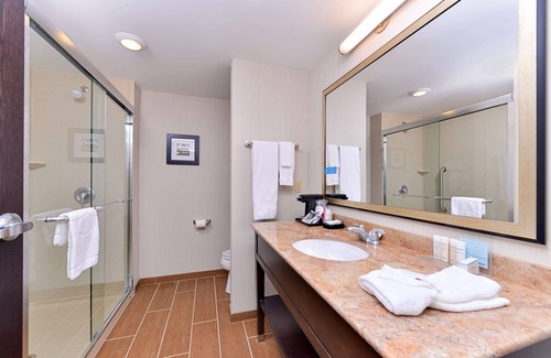 California Hotel | Hampton Inn & Suites California University-Pittsburgh
