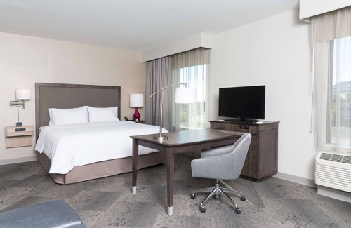 Schaumburg Hotel | Hampton Inn & Suites Chicago Schaumburg