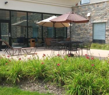 Deer Park Hotel | Hampton Inn & Suites Chicago Deer Park