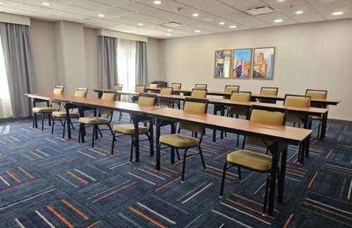 Deer Park Hotel | Hampton Inn & Suites Chicago Deer Park