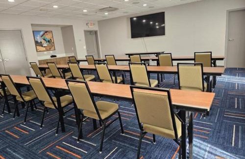 Deer Park Hotel | Hampton Inn & Suites Chicago Deer Park