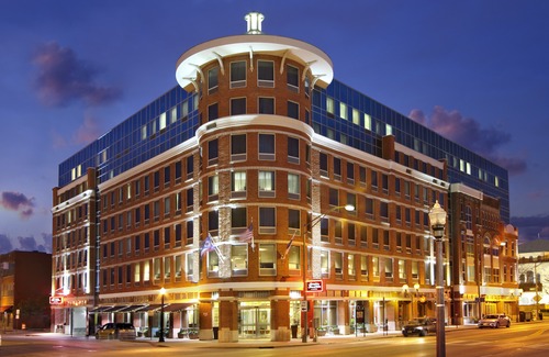 Arena District Hotel | Hampton Inn & Suites Columbus-Downtown, Ohio