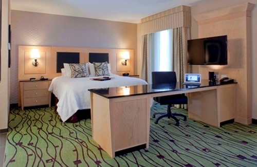 Crabtree Hotel | Hampton Inn & Suites Crabtree