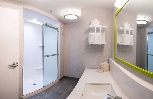 Lewisville Hotel | Hampton Inn & Suites Dallas/Lewisville-Vista Ridge Mall, TX