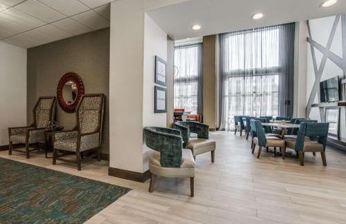 Vickery Meadow Hotel | Hampton Inn & Suites Dallas-Central Expy/North Park Area