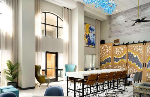 Hurst Hotel | Hampton Inn & Suites Dallas-DFW Airport Hurst