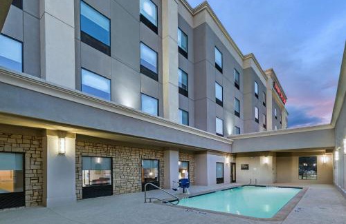 West Dallas Hotel | Hampton Inn & Suites Dallas I-30 Cockrell Hill, Tx
