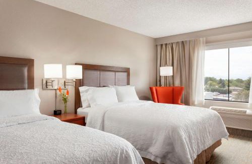 Glendale Hotel | Hampton Inn & Suites Denver-Cherry Creek