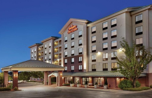 Glendale Hotel | Hampton Inn & Suites Denver-Cherry Creek