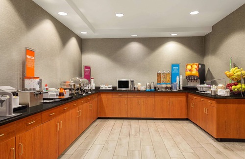 Glendale Hotel | Hampton Inn & Suites Denver - Cherry Creek