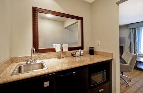 Canton Hotel | Hampton Inn & Suites Detroit-Canton