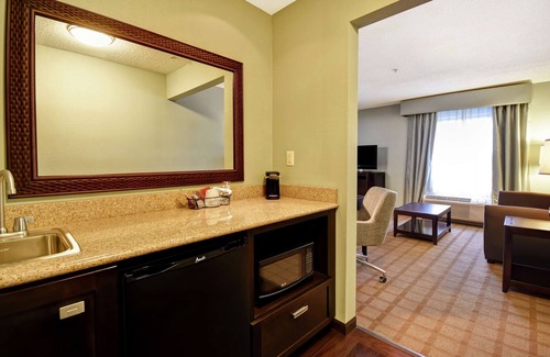 Canton Hotel | Hampton Inn & Suites Detroit-Canton