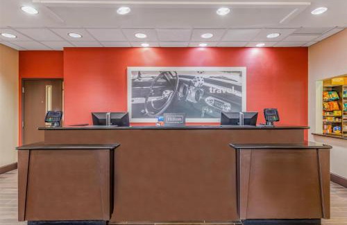 Romulus Hotel | Hampton Inn & Suites Detroit/Airport Romulus