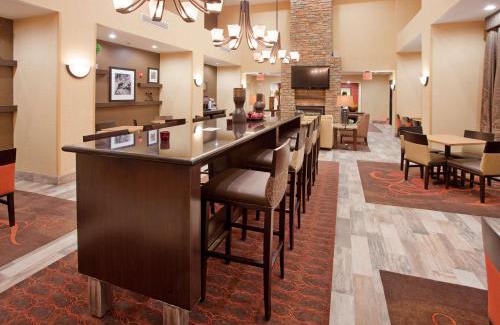 Dickinson Hotel | Hampton Inn & Suites Dickinson ND