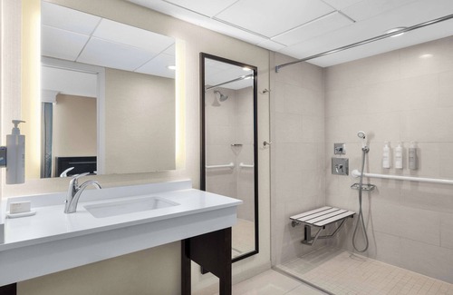 Downers Grove Hotel | Hampton Inn & Suites Downers Grove Chicago