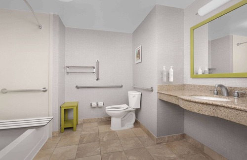 Durham Hotel | Hampton Inn & Suites Durham/North I-85