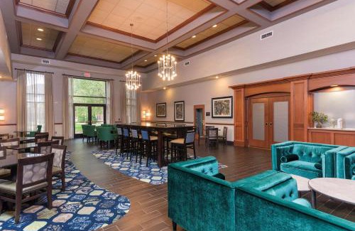 Okemos Hotel | Hampton Inn & Suites East Lansing