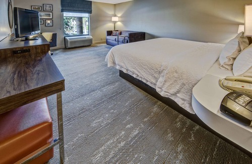 Estero Hotel | Hampton Inn & Suites Fort Myers-Estero/FGCU