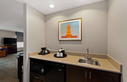 Mount Vernon Hotel | Hampton Inn & Suites Fort Belvoir Alexandria South