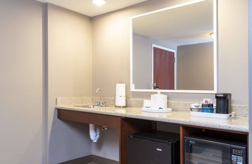 Fort Myers Hotel | Hampton Inn & Suites Fort Myers - Colonial Blvd