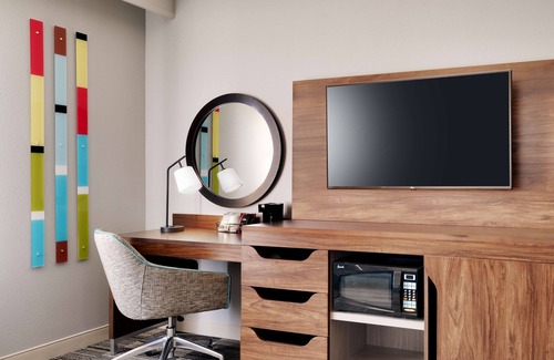Burleson Hotel | Hampton Inn & Suites Ft. Worth-Burleson