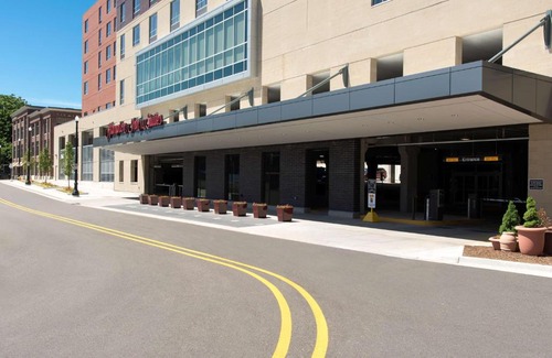 Midtown Hotel | Hampton Inn & Suites Grand Rapids Downtown