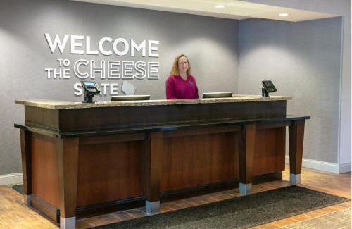 Grafton Hotel | Hampton Inn & Suites Grafton