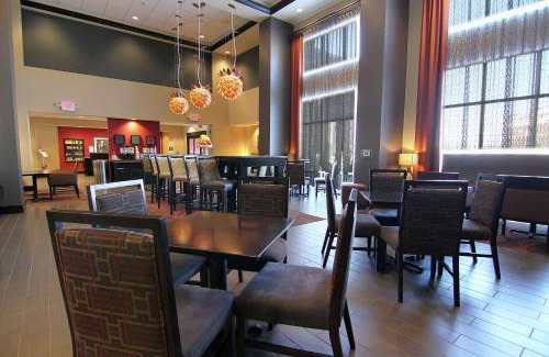 Grand Forks Hotel | Hampton Inn & Suites Grand Forks