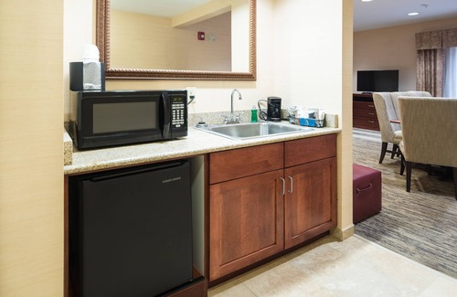 Greensburg Hotel | Hampton Inn & Suites Greensburg
