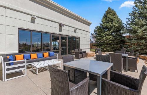 Greeley Hotel | Hampton Inn & Suites Greeley