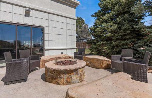 Greeley Hotel | Hampton Inn & Suites Greeley