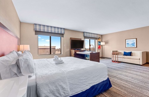 Greeley Hotel | Hampton Inn & Suites Greeley