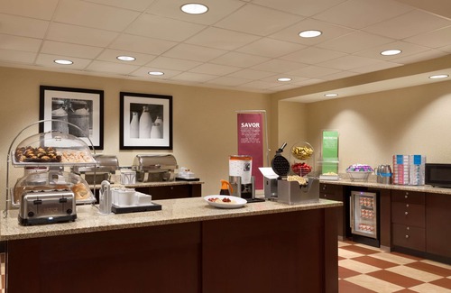 Hartford Hotel | Hampton Inn & Suites Hartford/East Hartford