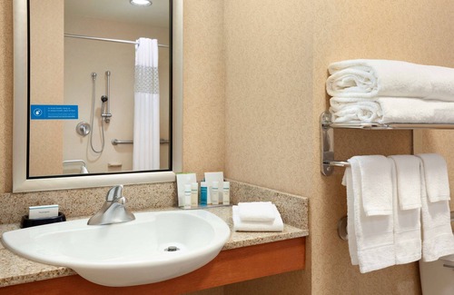 Hartford Hotel | Hampton Inn & Suites Hartford/East Hartford