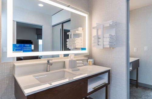 Sugar Land Hotel | Hampton Inn & Suites Houston Sugar Land