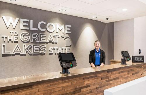 Houghton Hotel | Hampton Inn & Suites Houghton